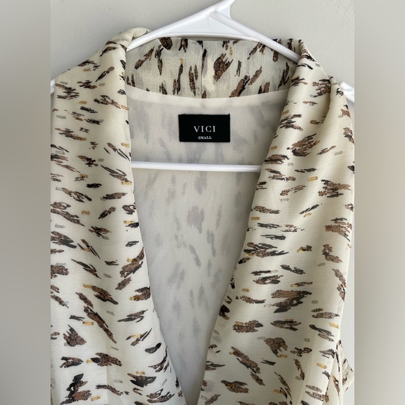 VICI metallic animal print gold/silver drape blouse - Picture 6 of 9
